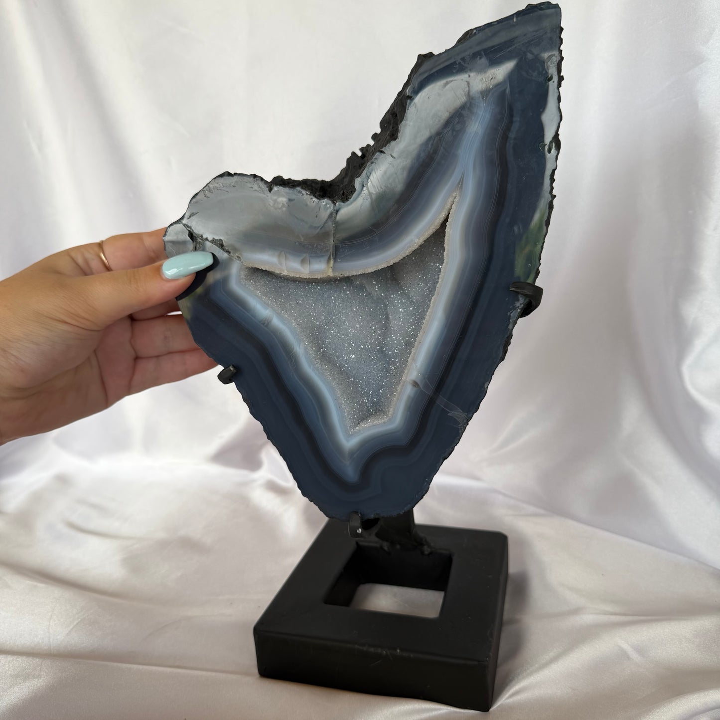 Sugar agate cave on stand