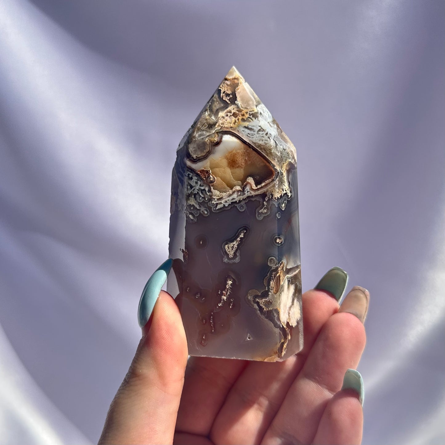 Black flower agate point #442