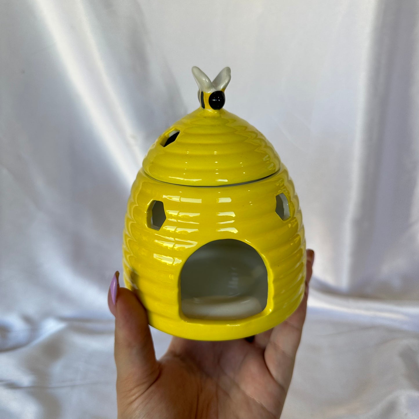 Bumblebee wax burner