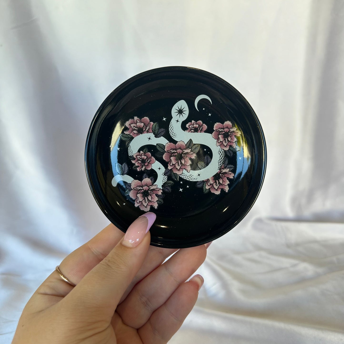 Serpentine trinket dish