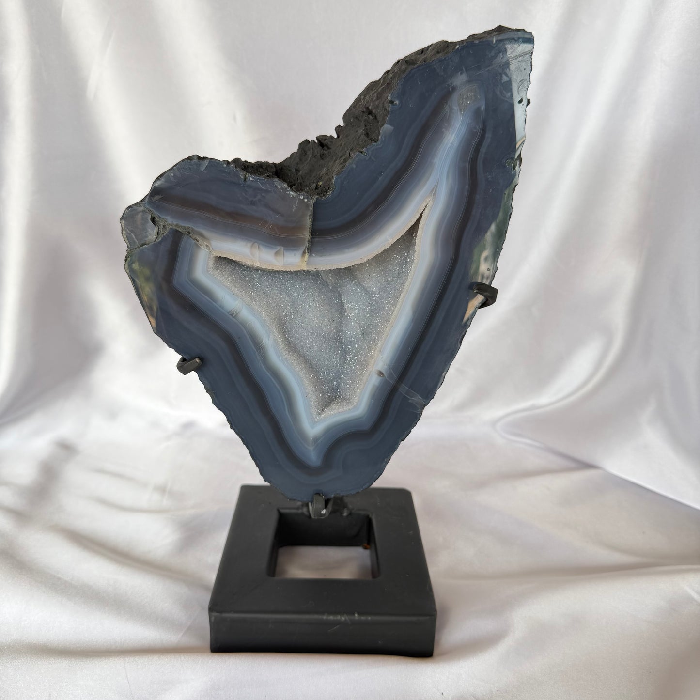 Sugar agate cave on stand