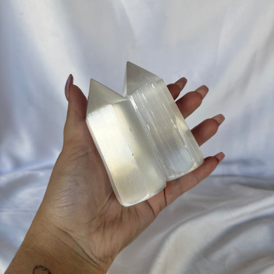 Small selenite point