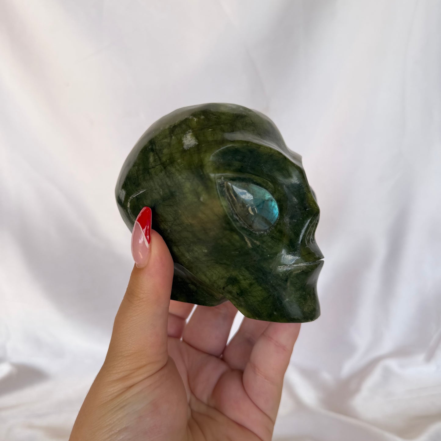 Nephrite jade alien head