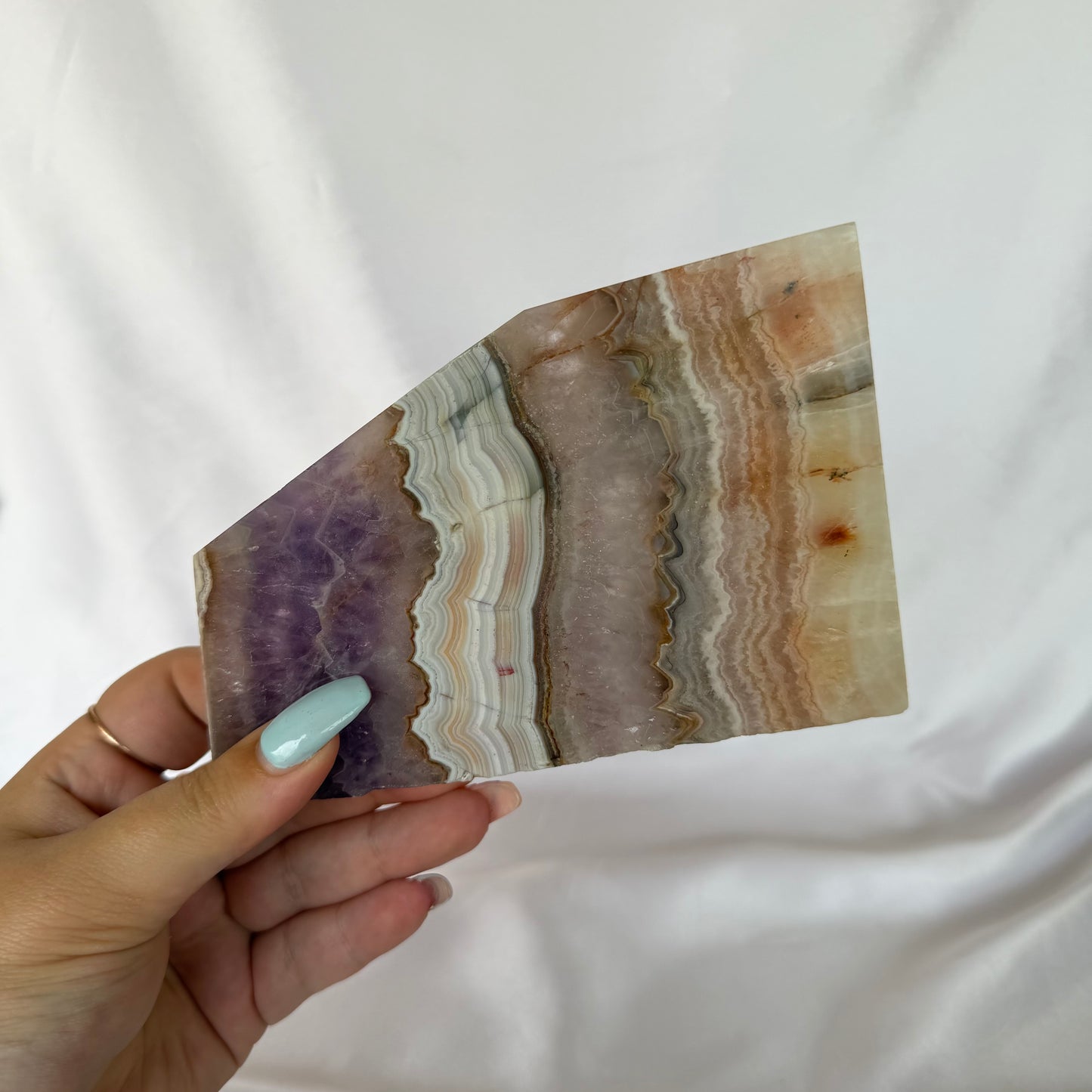 Freestanding Amethyst x agate slabs
