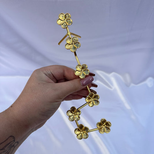 Assorted 7 flower sphere stand