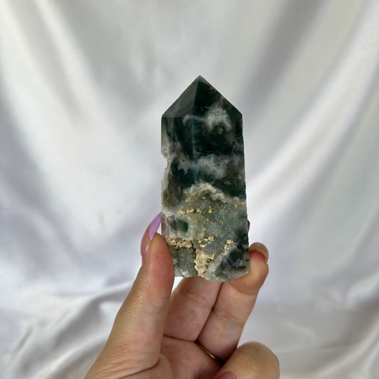 Druzy moss agate point #26