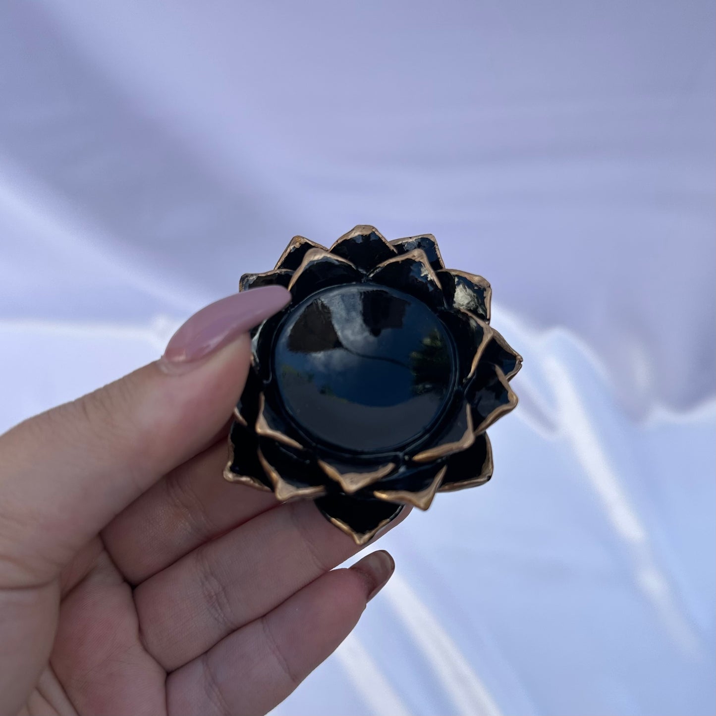 Black Lotus sphere stand