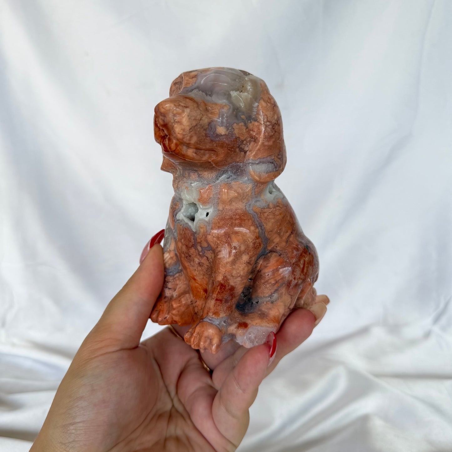 Petal agate dog carving