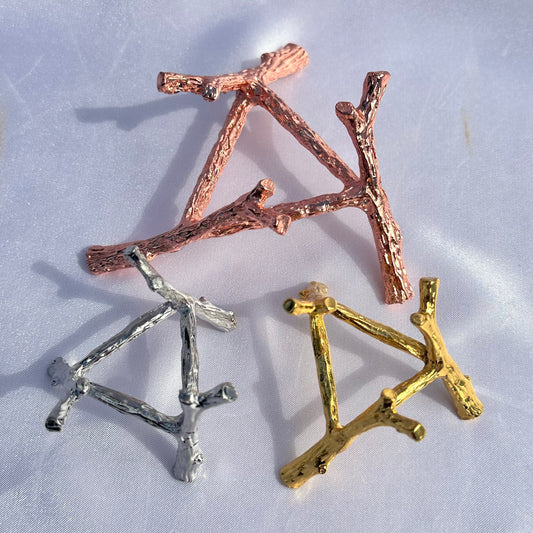 Assorted branch sphere stands
