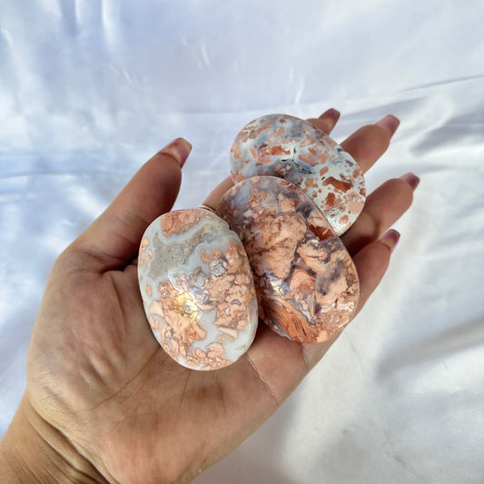 Petal agate palm stone