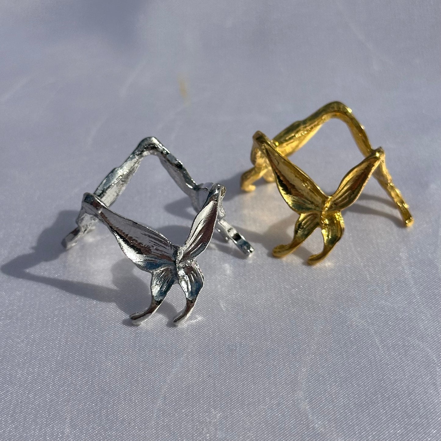 Assorted butterfly circle sphere stand