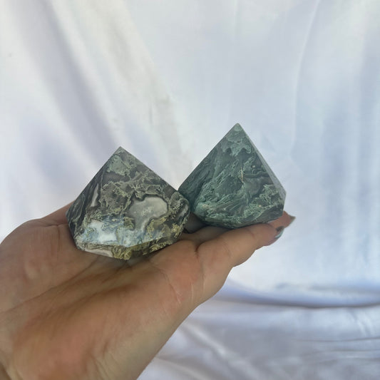 Moss agate diamond